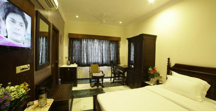 Oyo 1681 Hotel Devansh อุเดเปอร์ ภายนอก รูปภาพ