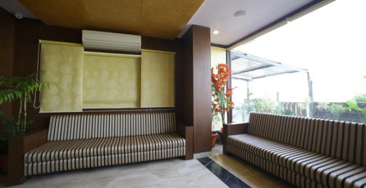 Oyo 1681 Hotel Devansh อุเดเปอร์ ภายนอก รูปภาพ