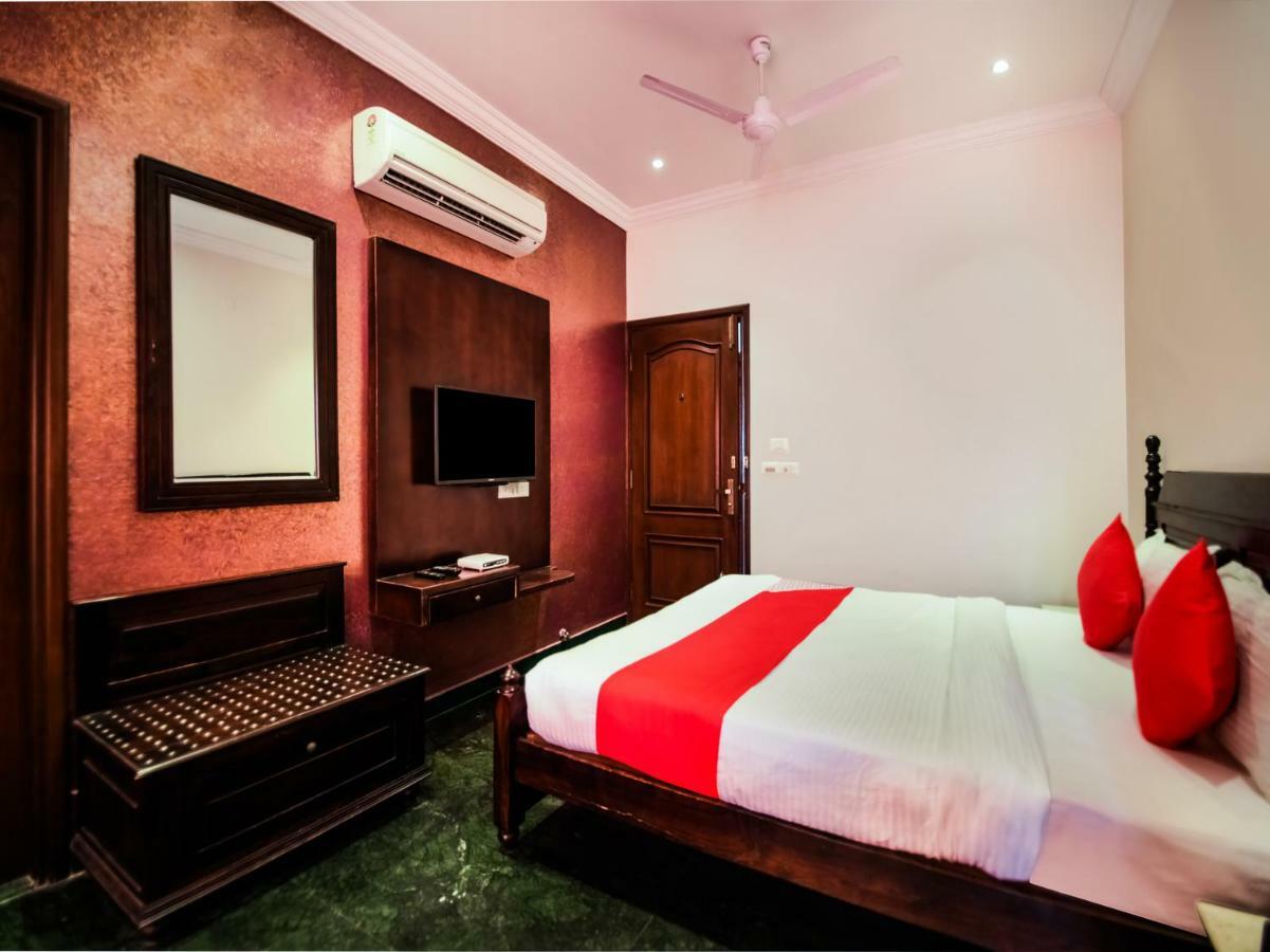 Oyo 1681 Hotel Devansh อุเดเปอร์ ภายนอก รูปภาพ