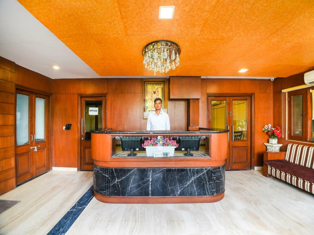 Oyo 1681 Hotel Devansh อุเดเปอร์ ภายนอก รูปภาพ
