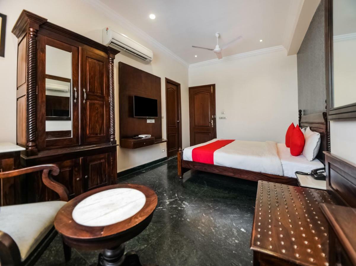 Oyo 1681 Hotel Devansh อุเดเปอร์ ภายนอก รูปภาพ