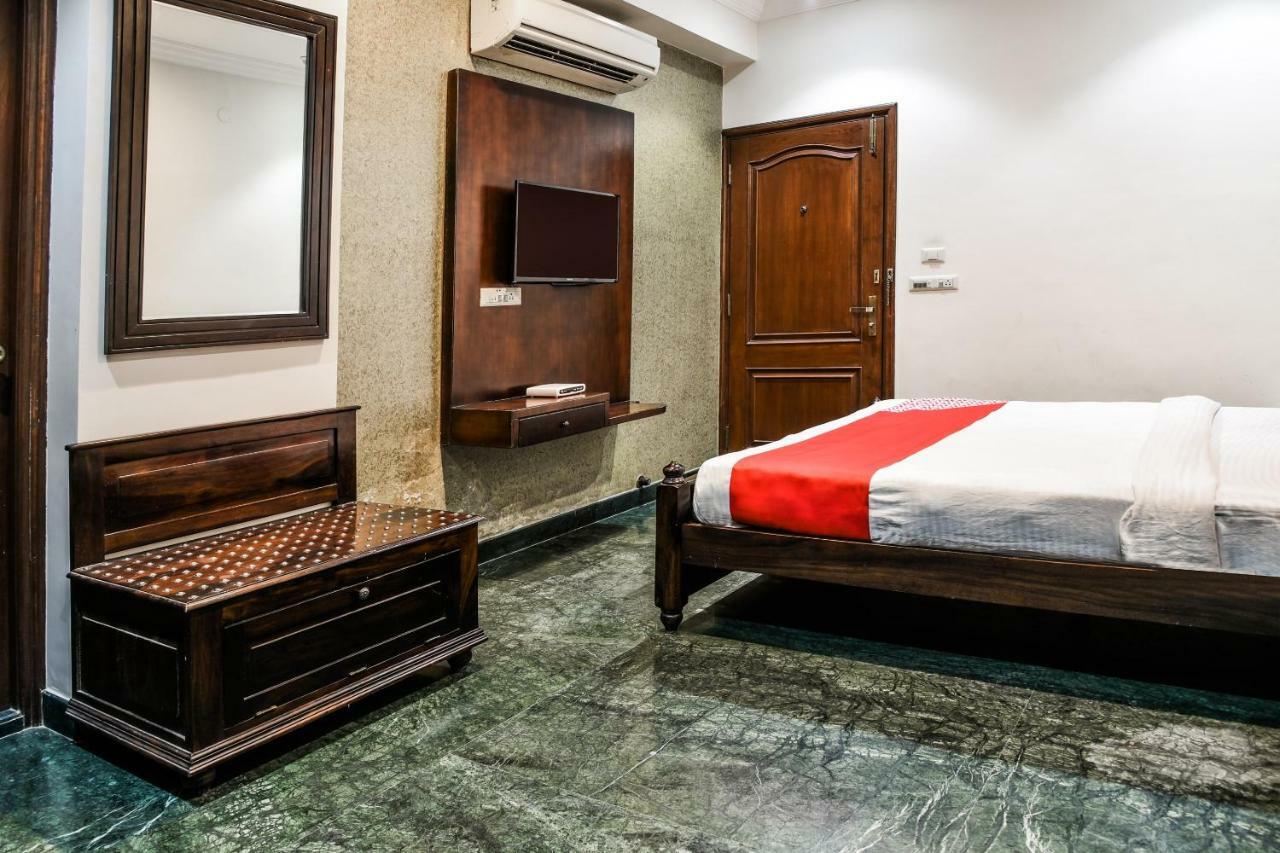 Oyo 1681 Hotel Devansh อุเดเปอร์ ภายนอก รูปภาพ