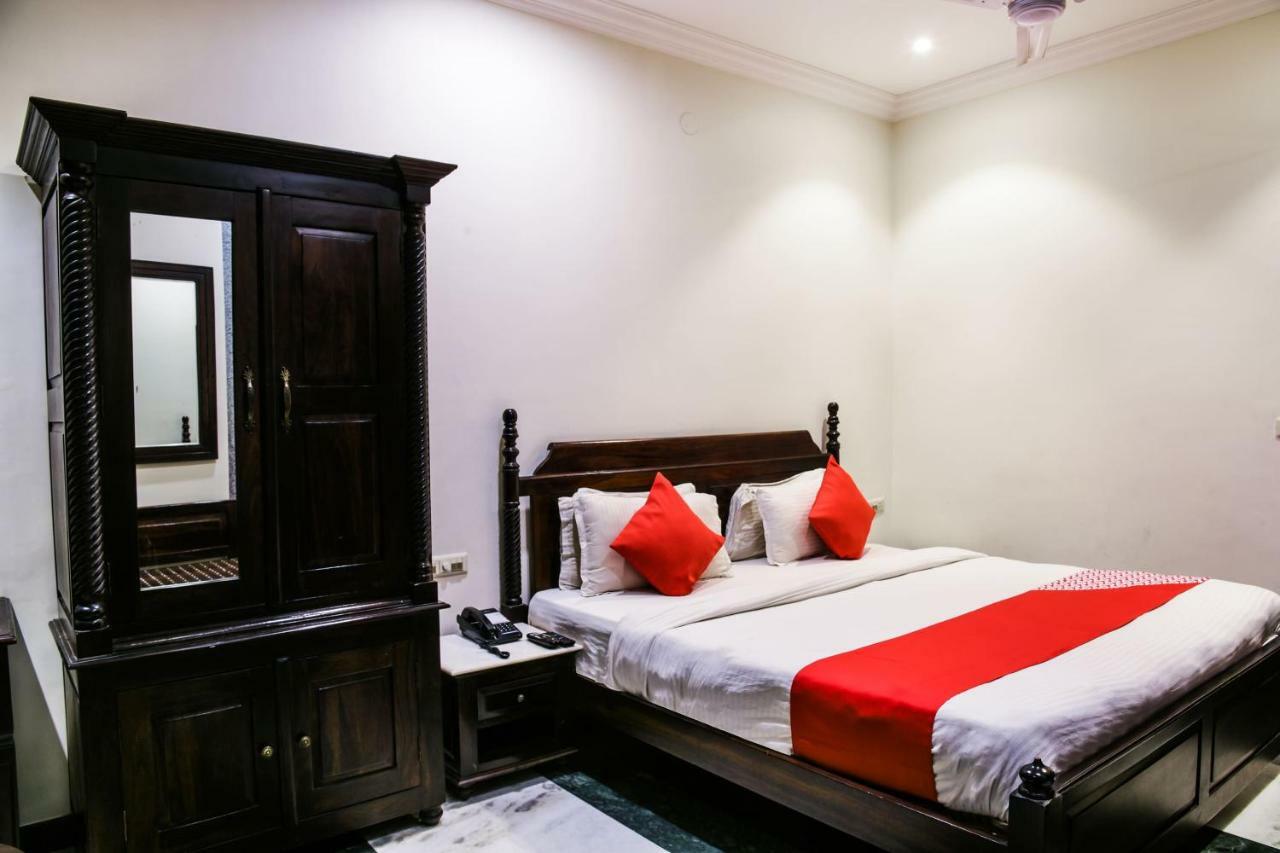 Oyo 1681 Hotel Devansh อุเดเปอร์ ภายนอก รูปภาพ