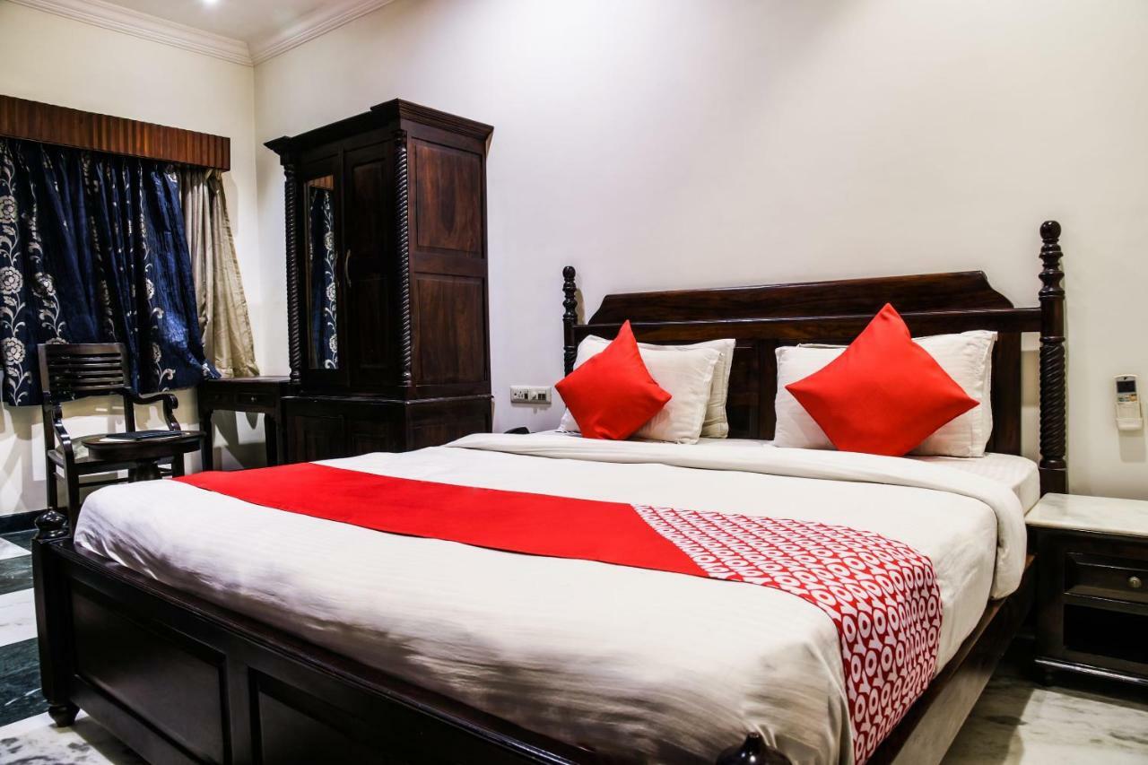 Oyo 1681 Hotel Devansh อุเดเปอร์ ภายนอก รูปภาพ